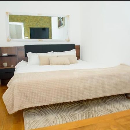 Bistro Centru Vechi Craiova Hotel Kültér fotó